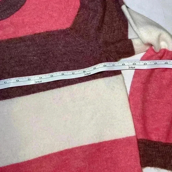 Vero Moda tri colored women’s sweater. Size large - Picture 7 of 8